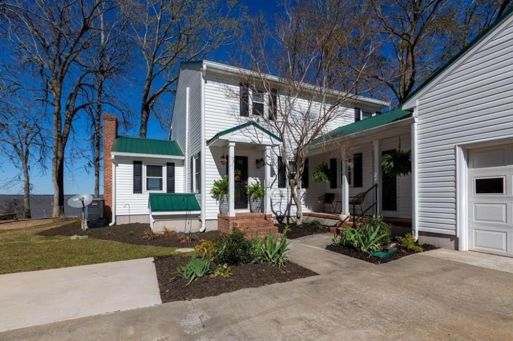 Currently Displayed Property Photo