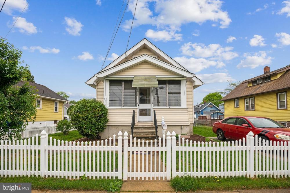 Currently Displayed Property Photo