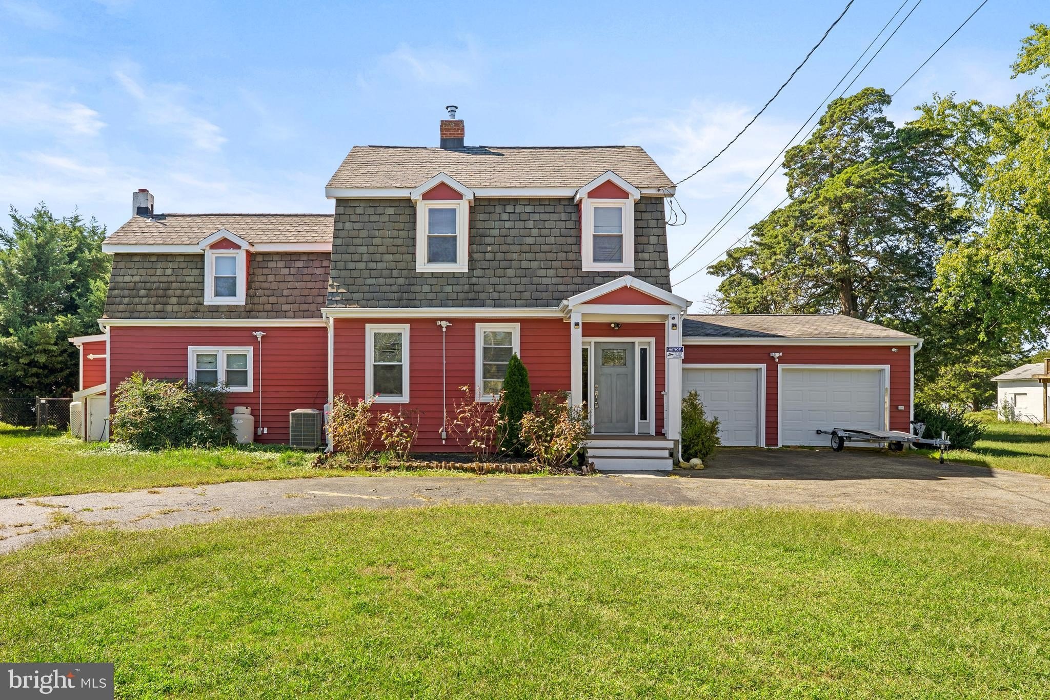 Currently Displayed Property Photo