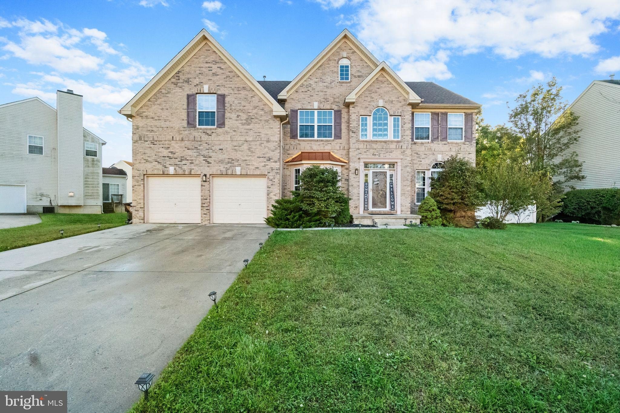 Currently Displayed Property Photo