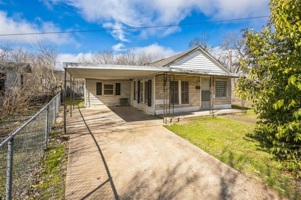 Currently Displayed Property Photo