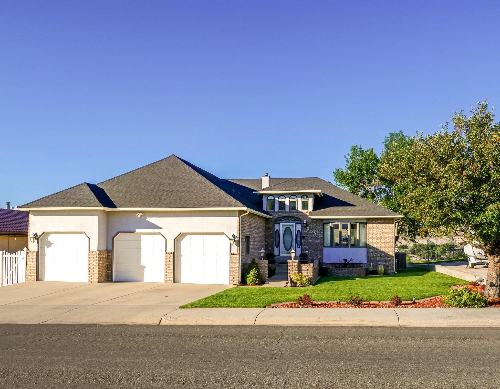 Currently Displayed Property Photo