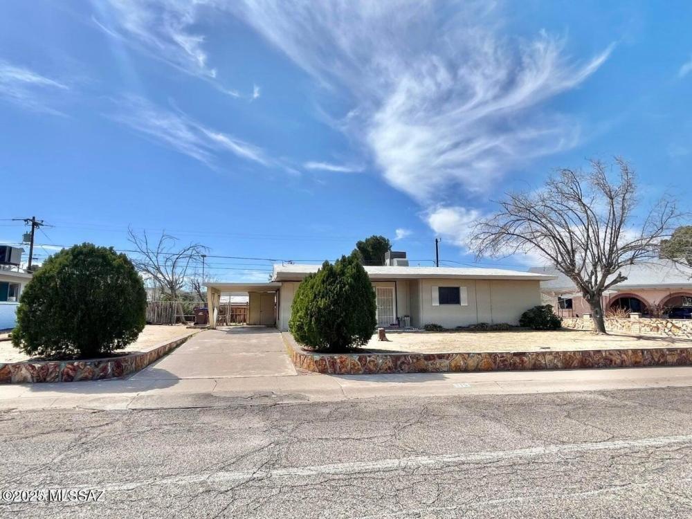 Currently Displayed Property Photo