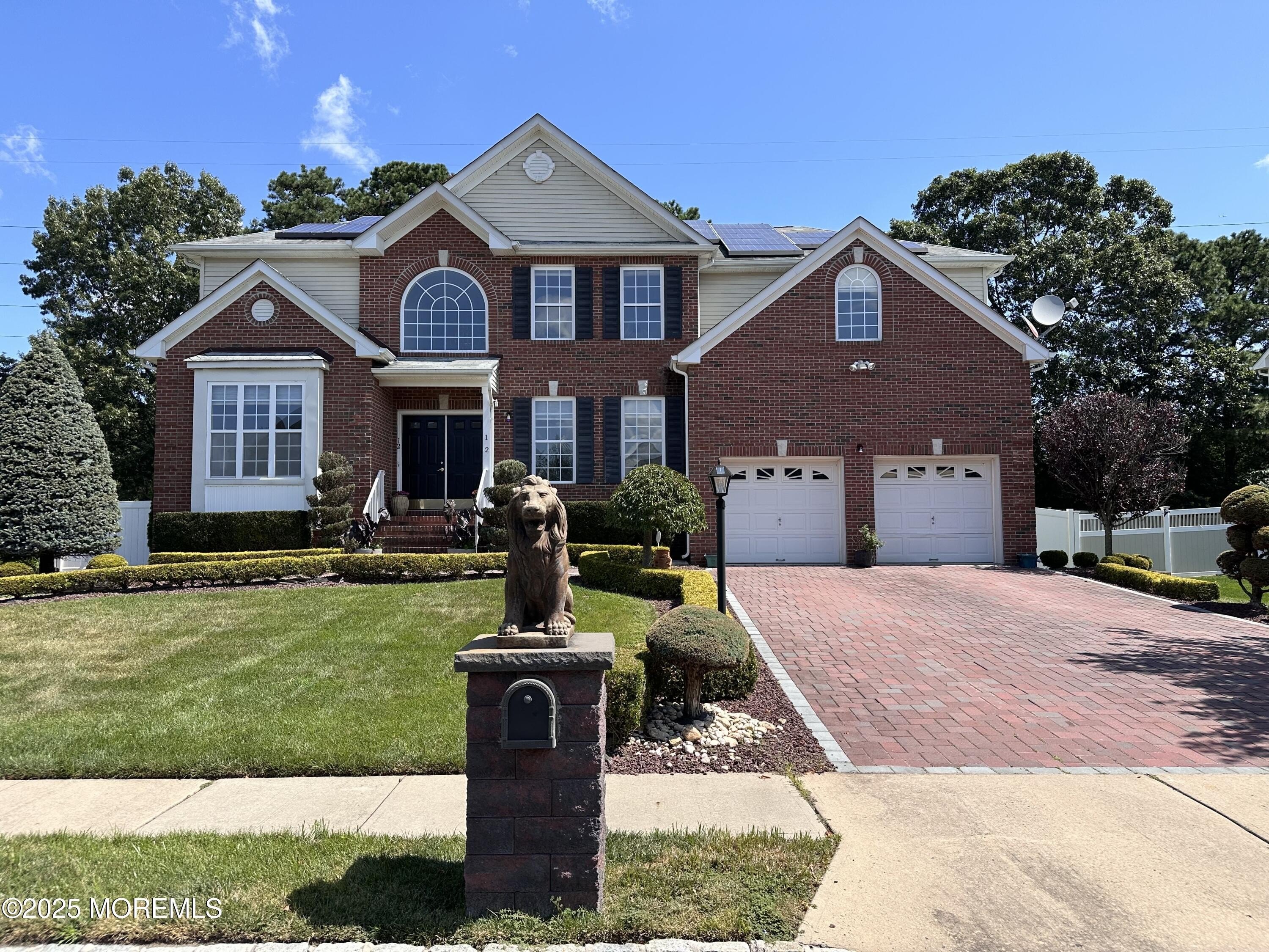 Currently Displayed Property Photo