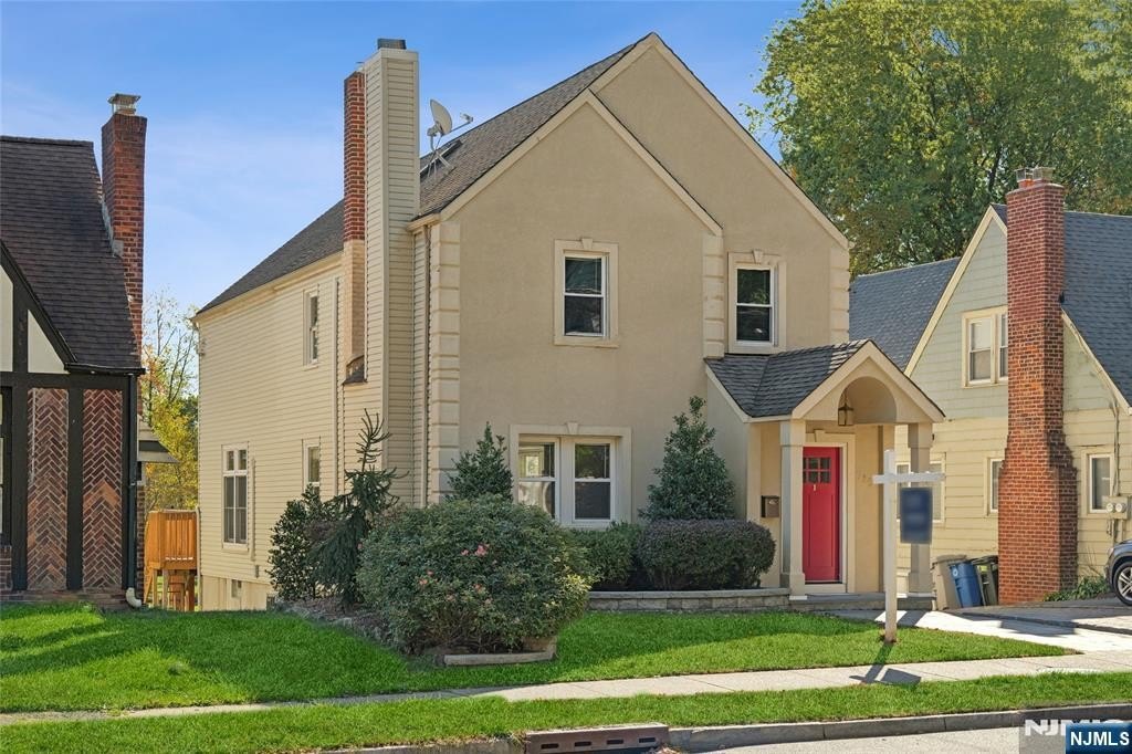 Currently Displayed Property Photo