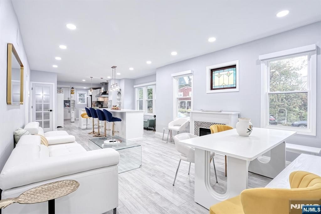 Currently Displayed Property Photo