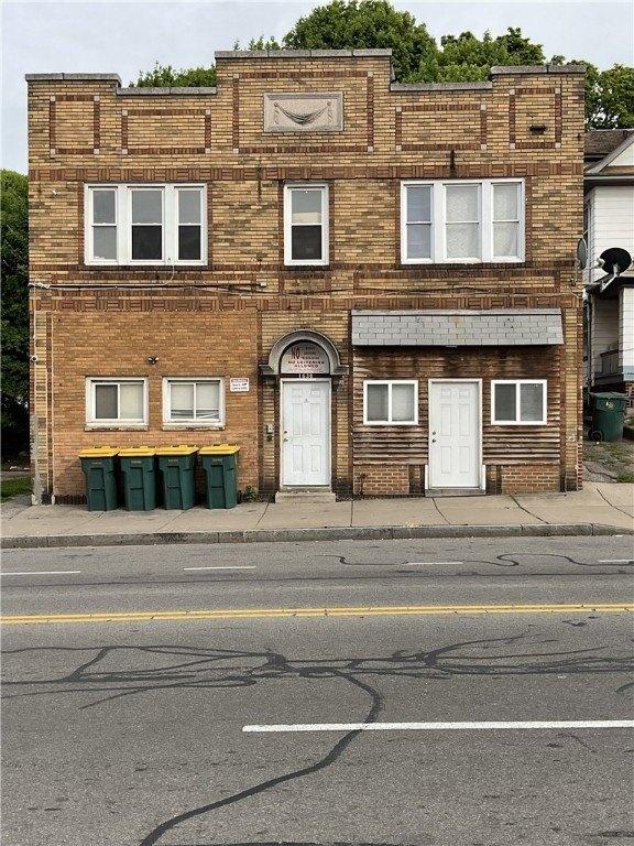 Currently Displayed Property Photo