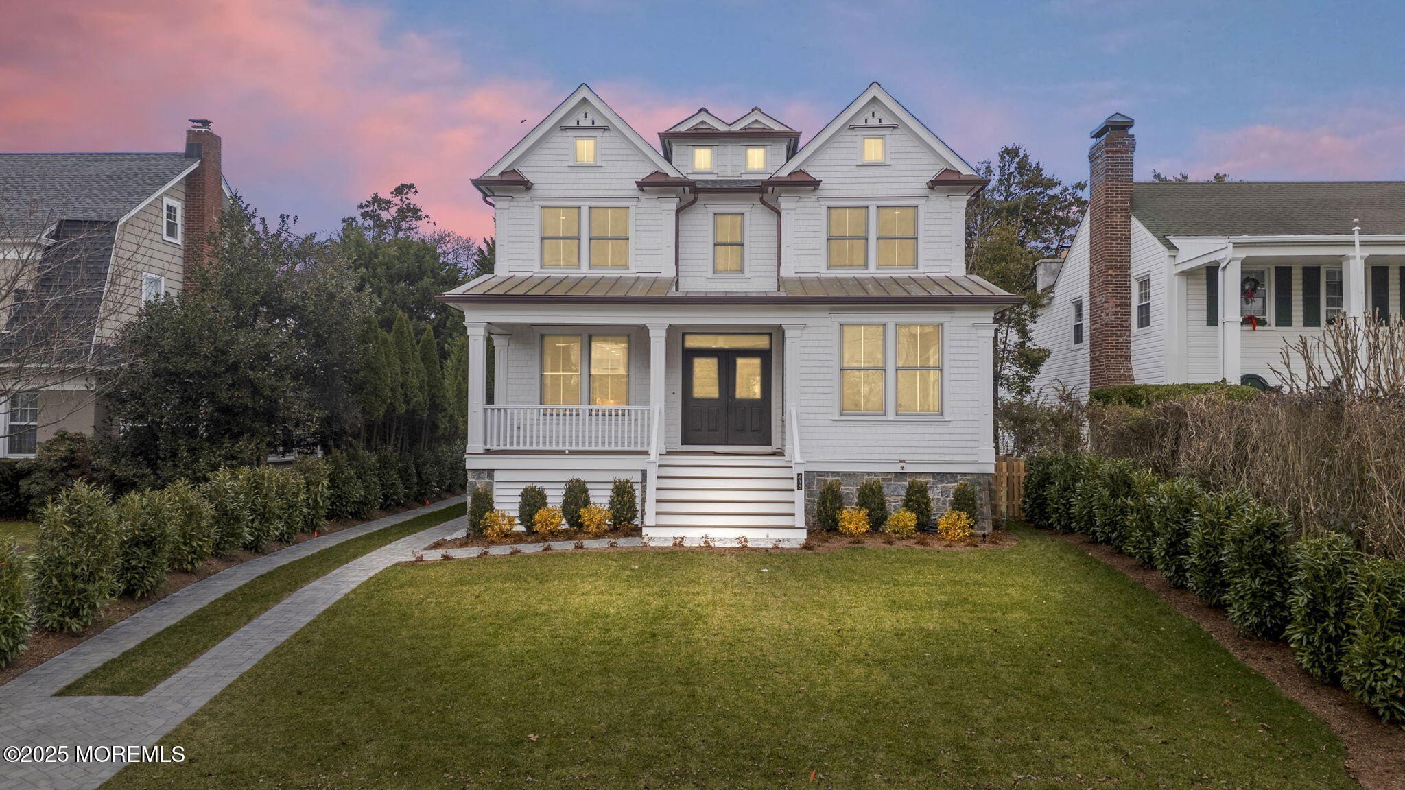 Currently Displayed Property Photo