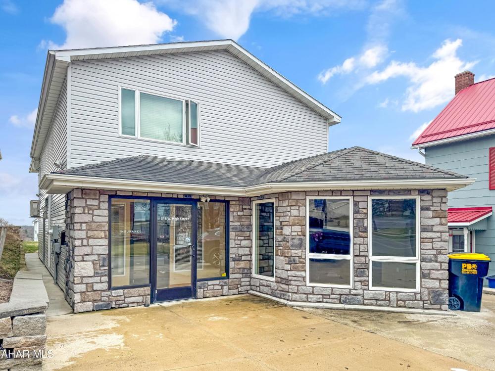 Currently Displayed Property Photo