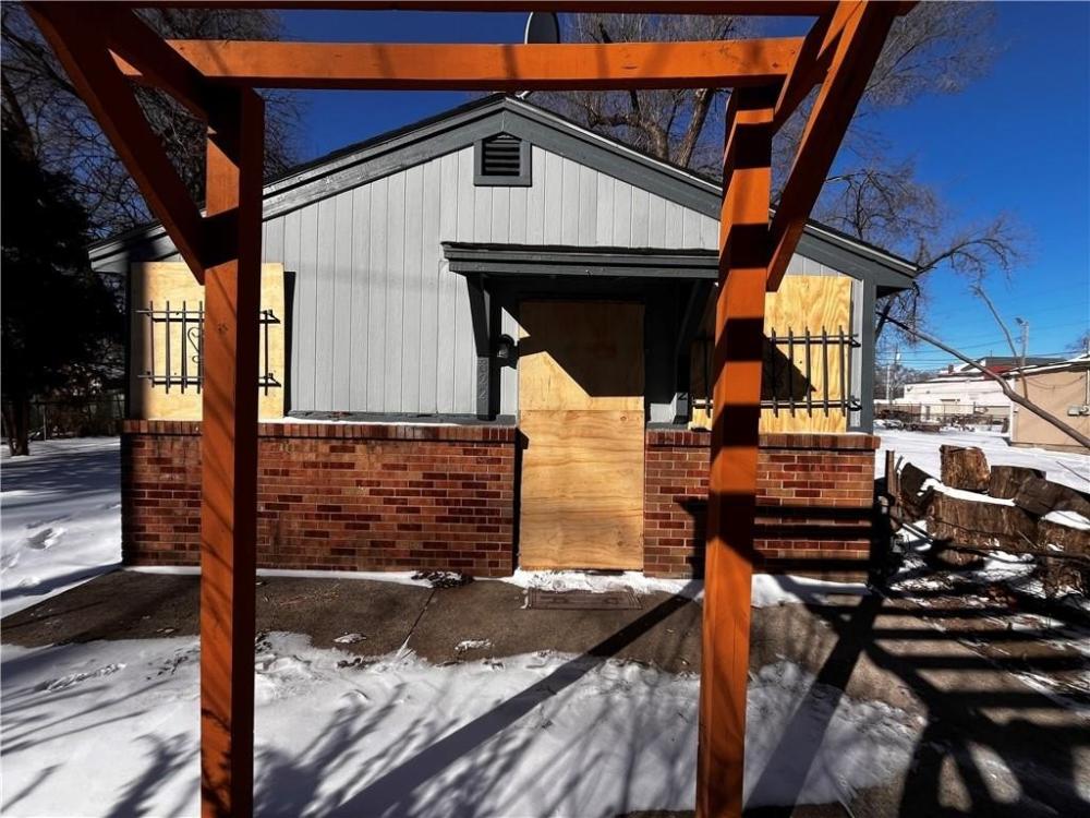 Currently Displayed Property Photo
