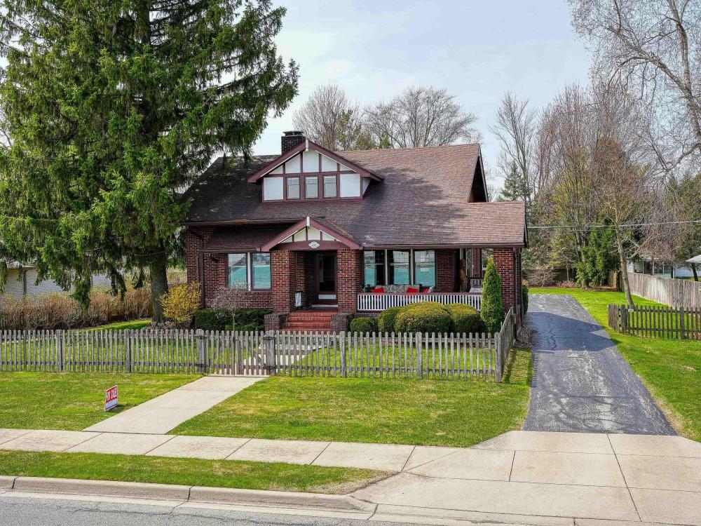 Currently Displayed Property Photo