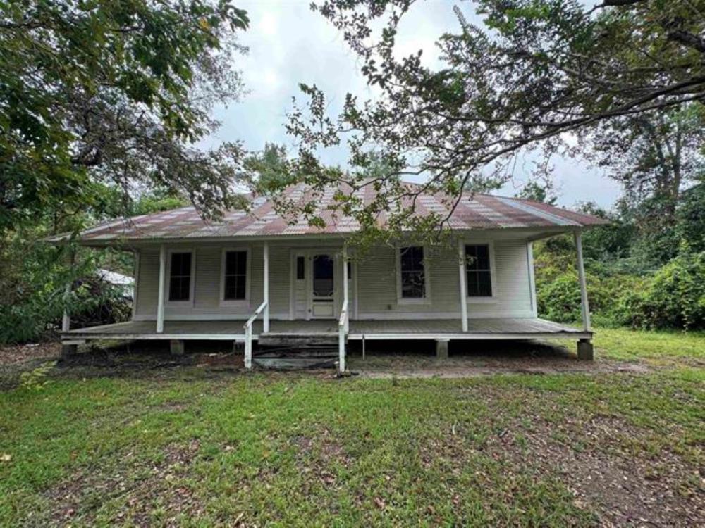 Currently Displayed Property Photo