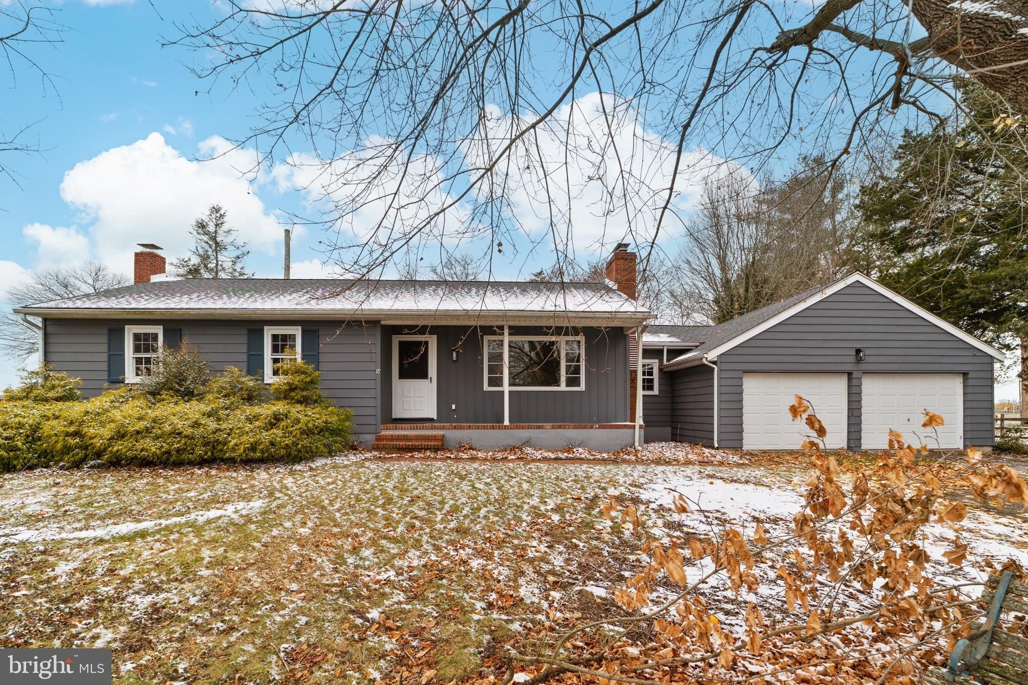 Currently Displayed Property Photo