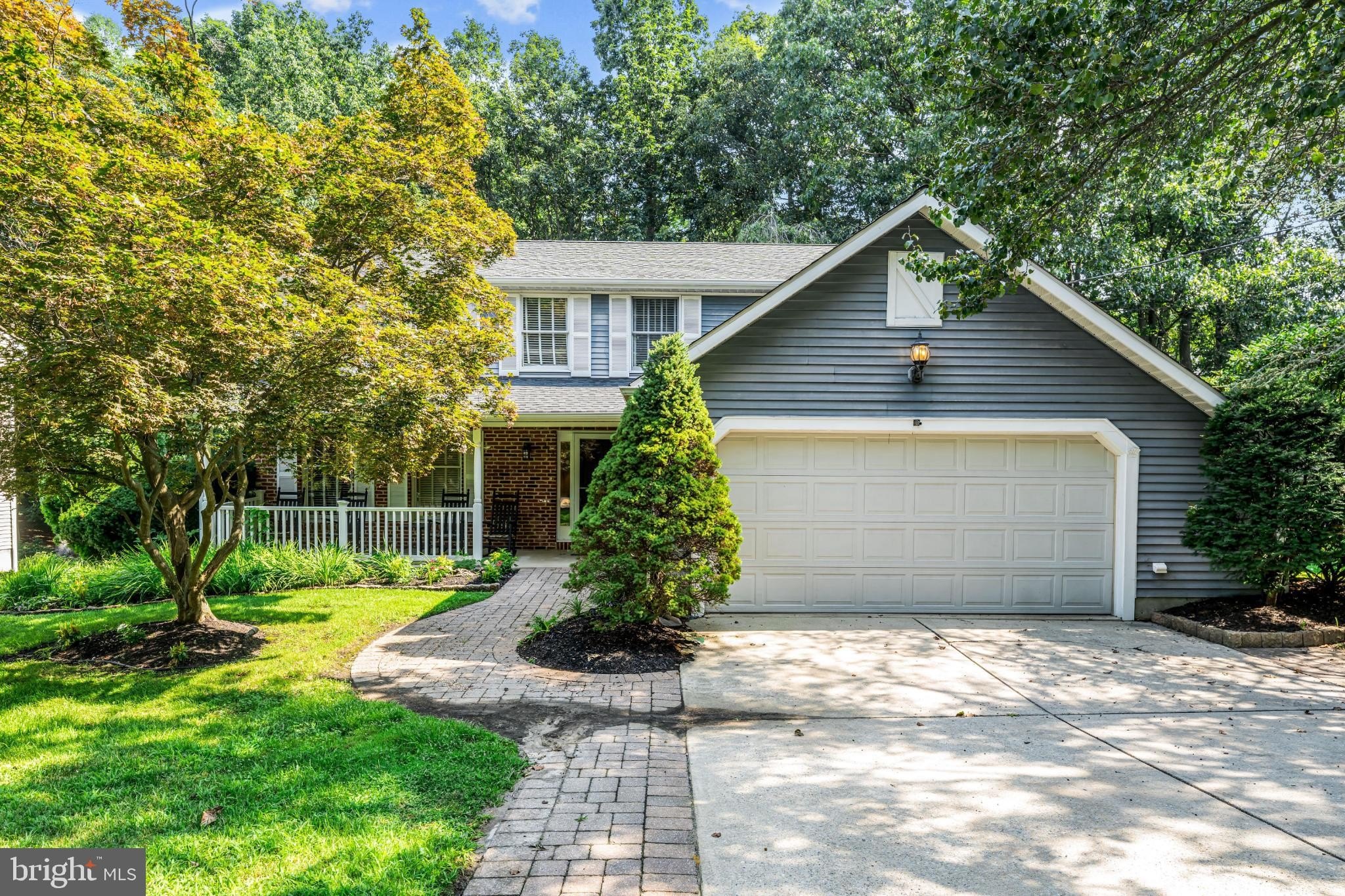 Currently Displayed Property Photo