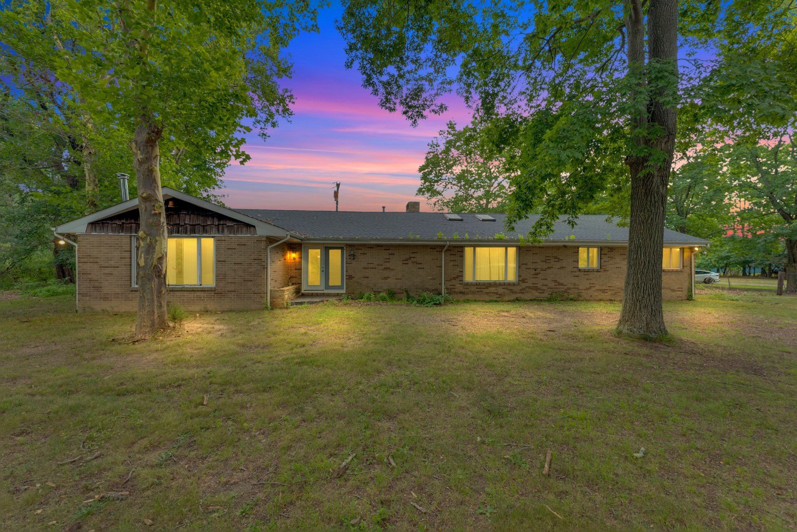 Currently Displayed Property Photo