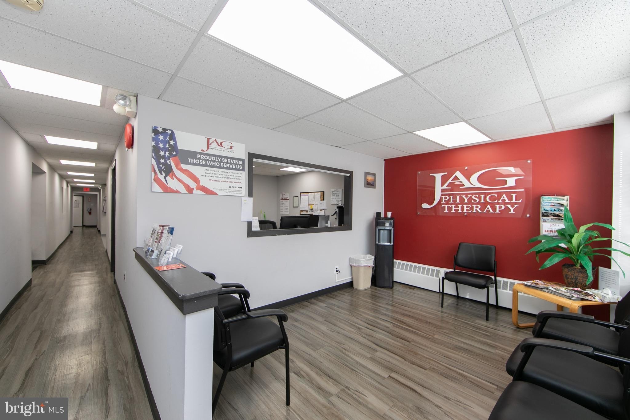 Currently Displayed Property Photo