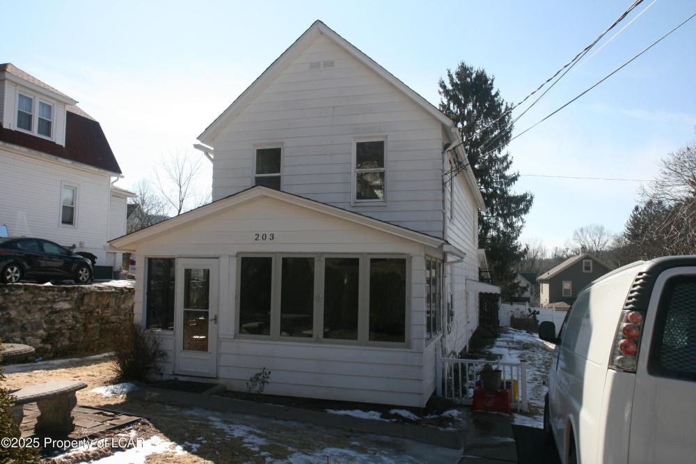 Currently Displayed Property Photo