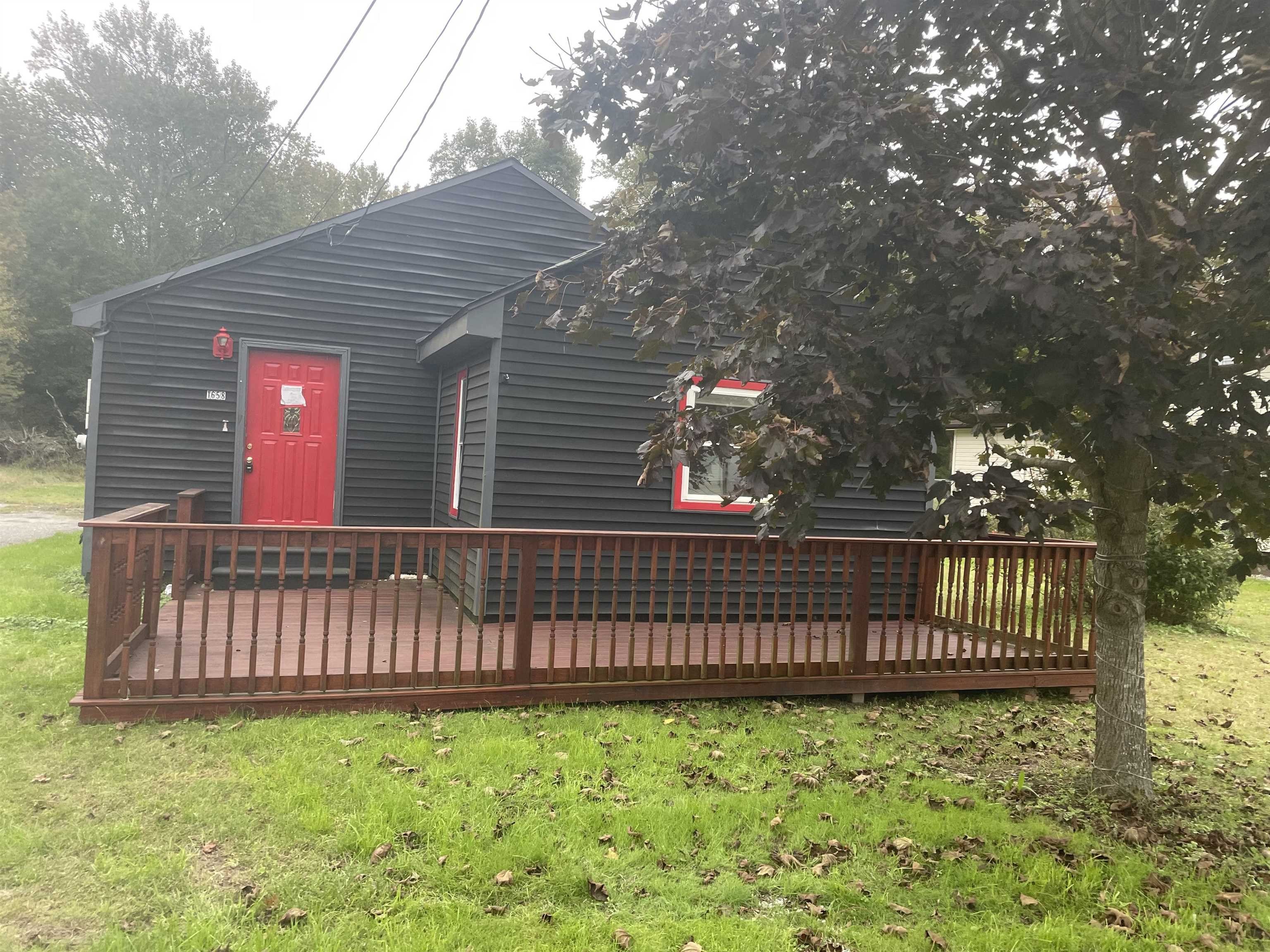 Currently Displayed Property Photo