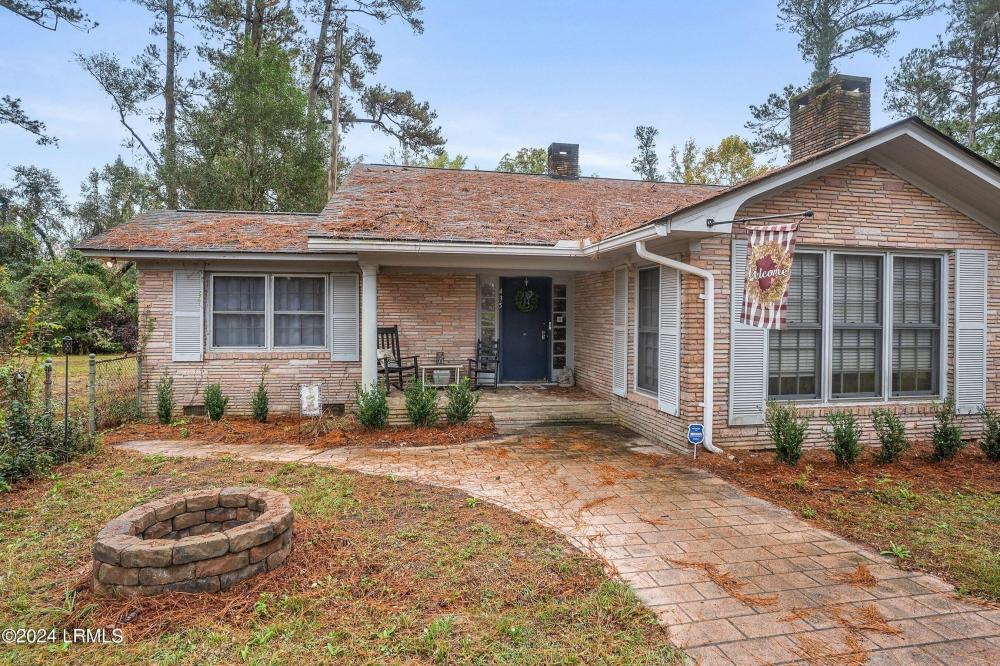 Currently Displayed Property Photo