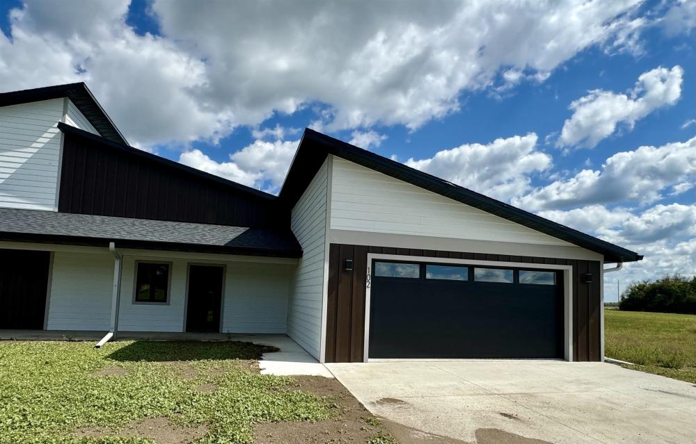 Currently Displayed Property Photo