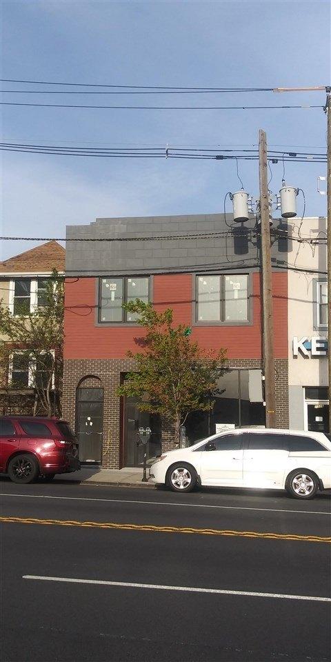 Currently Displayed Property Photo