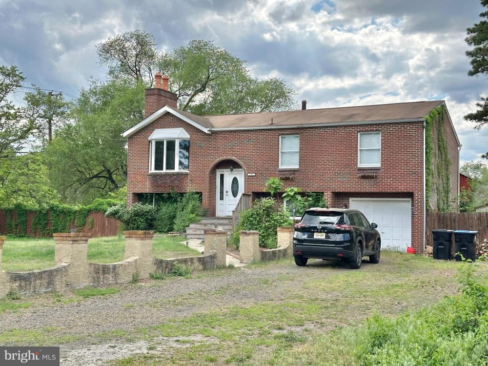 Currently Displayed Property Photo