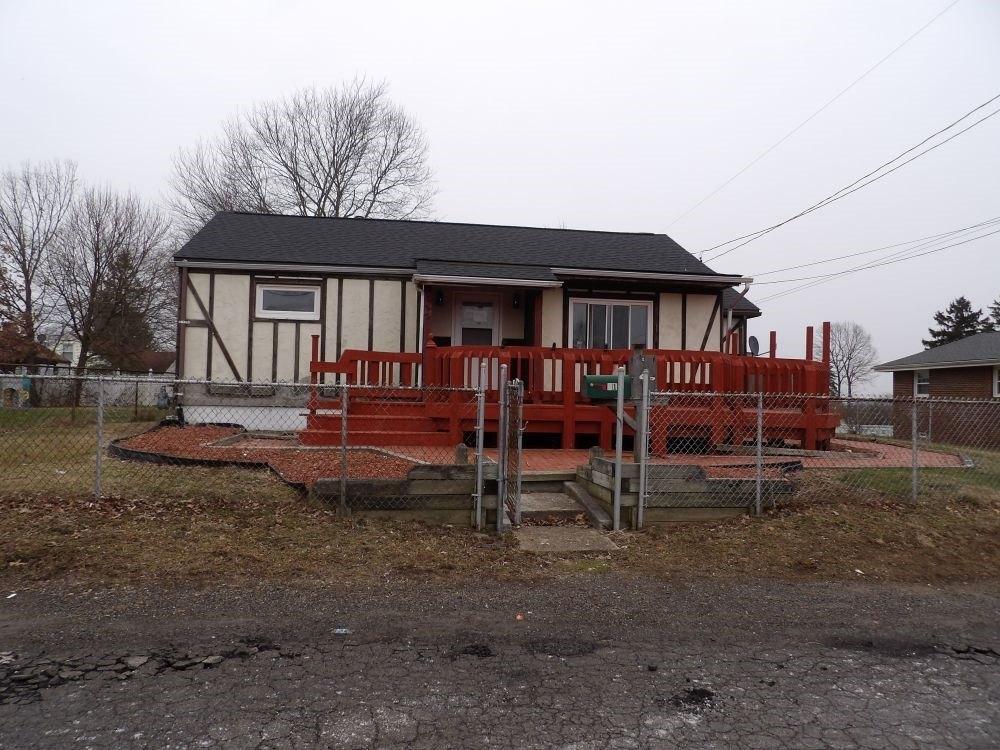 Currently Displayed Property Photo