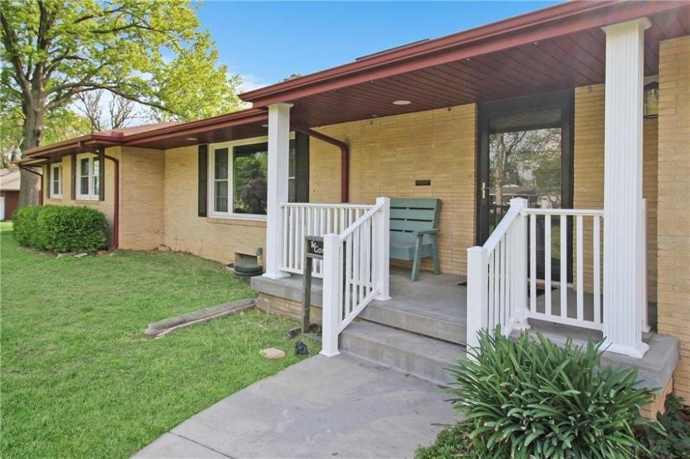 Currently Displayed Property Photo