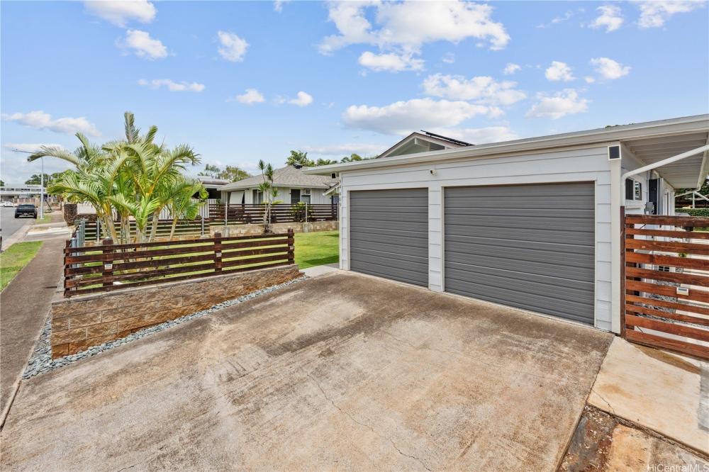 Currently Displayed Property Photo