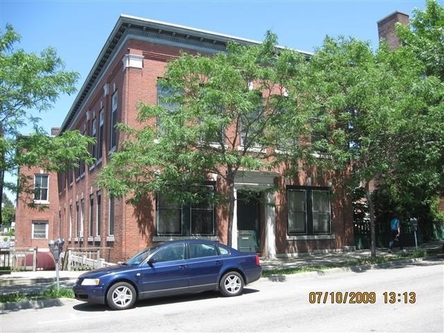Currently Displayed Property Photo
