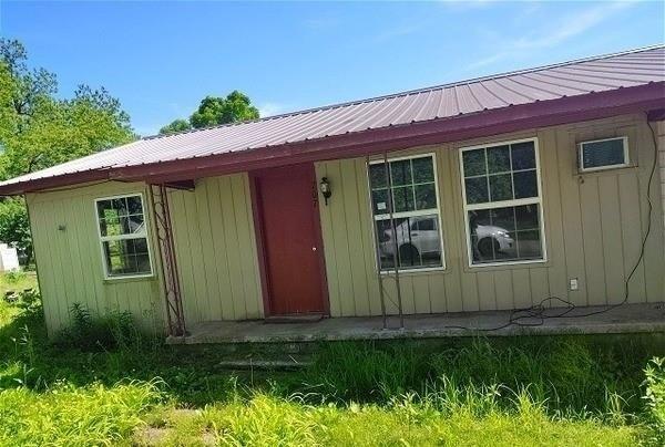 Currently Displayed Property Photo
