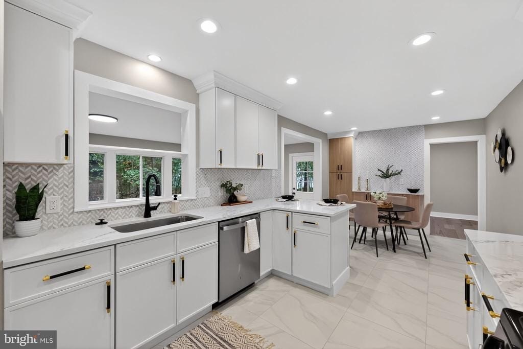 Currently Displayed Property Photo