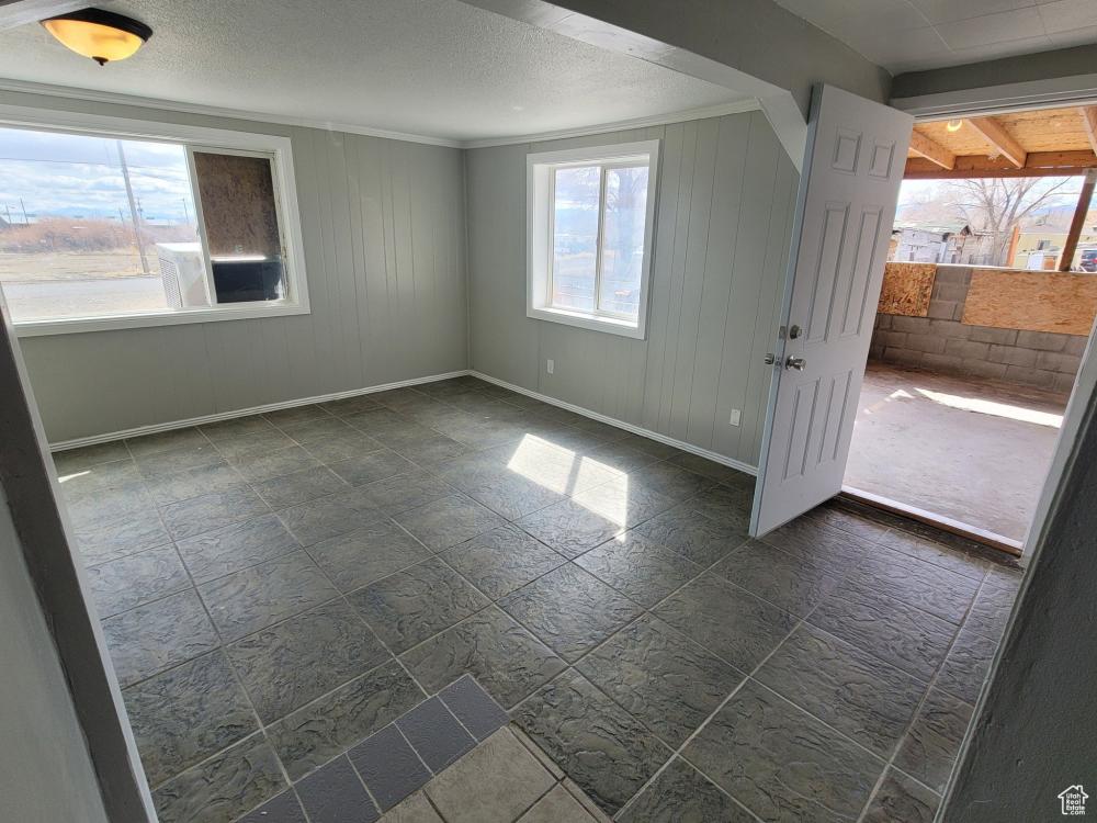 Currently Displayed Property Photo