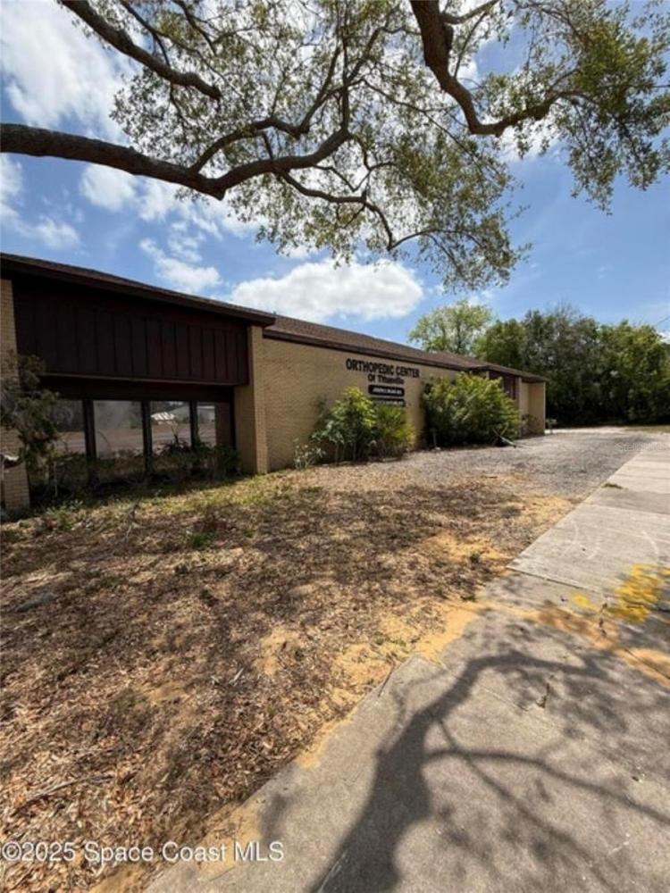 Currently Displayed Property Photo