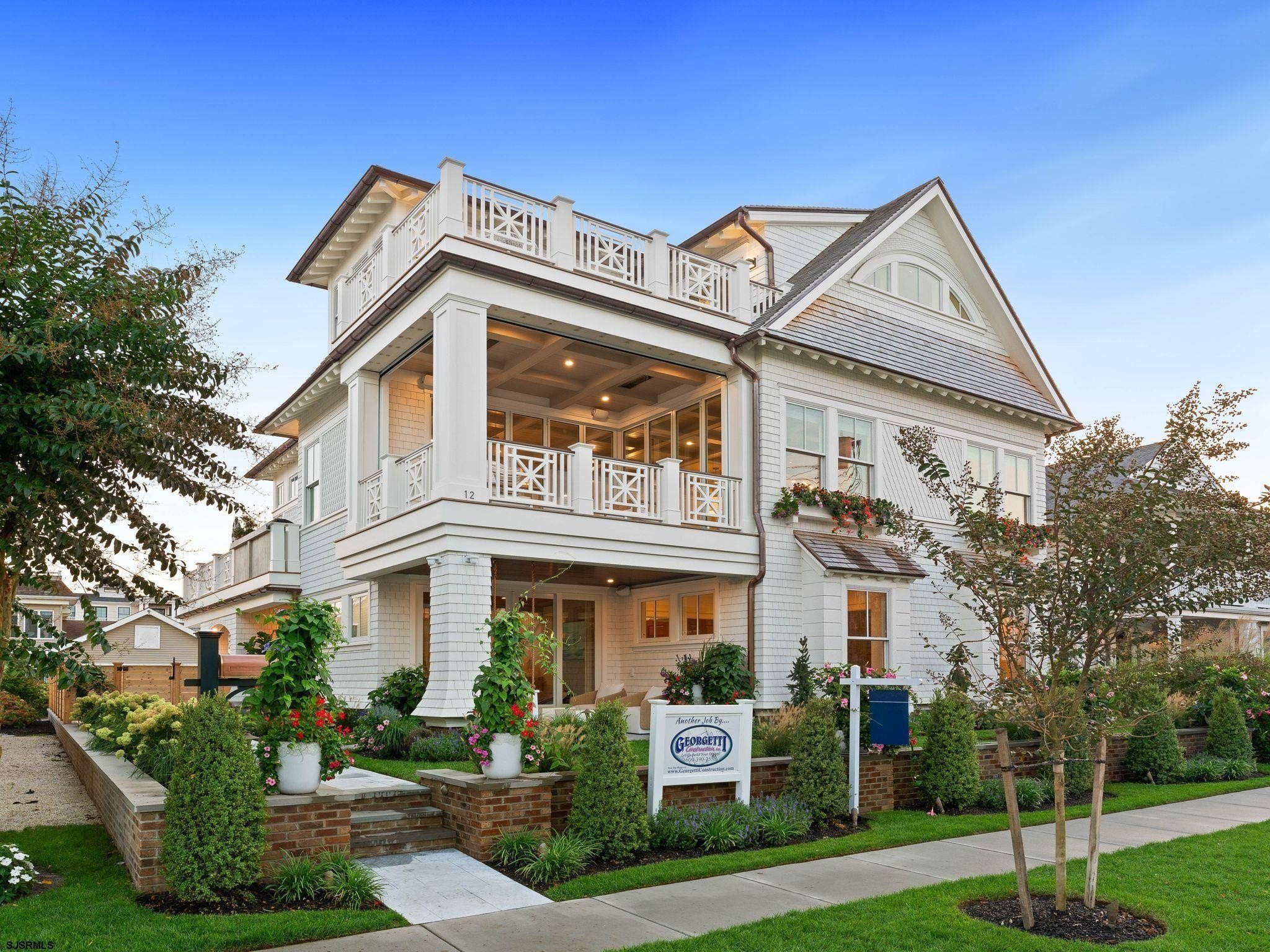 Currently Displayed Property Photo