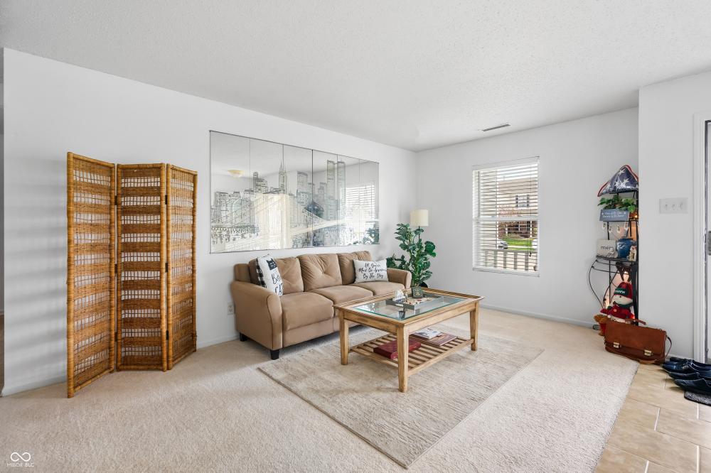 Currently Displayed Property Photo