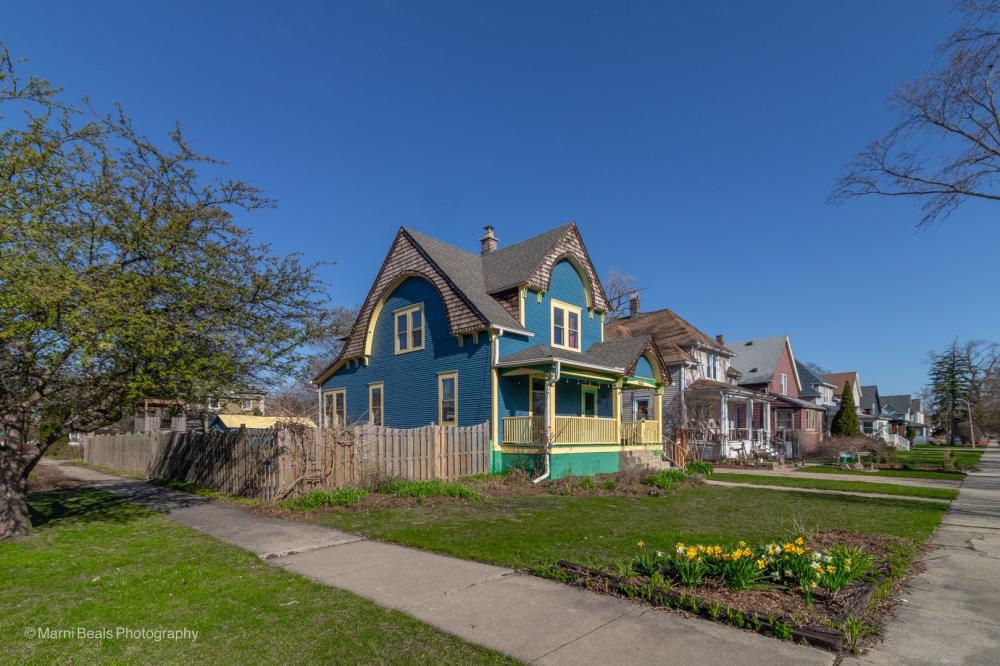Currently Displayed Property Photo