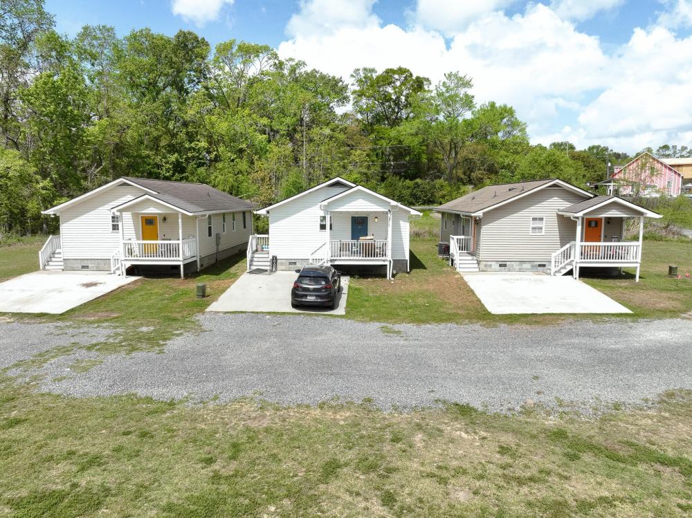 Currently Displayed Property Photo