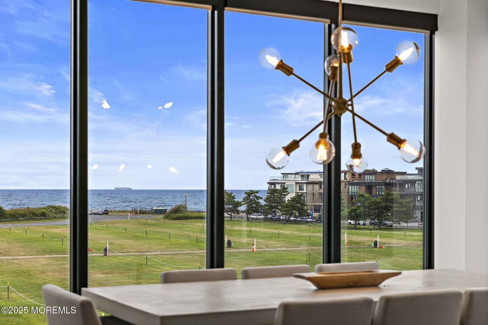 Currently Displayed Property Photo