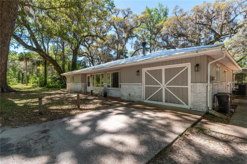 Currently Displayed Property Photo