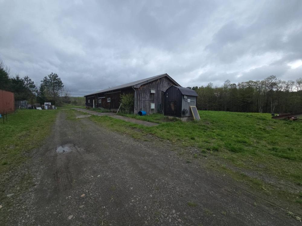 Currently Displayed Property Photo