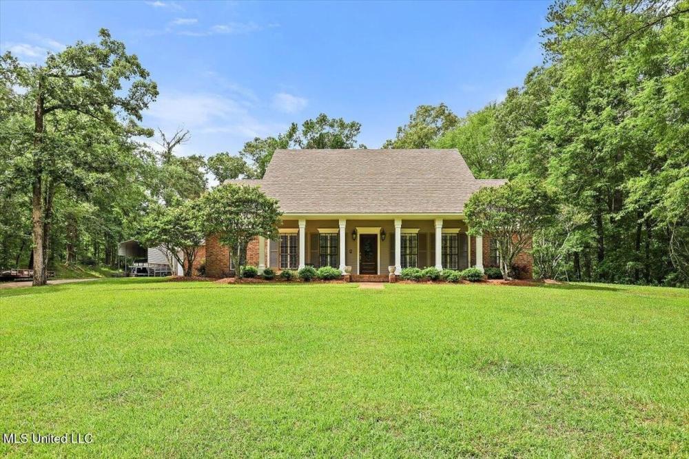 Currently Displayed Property Photo