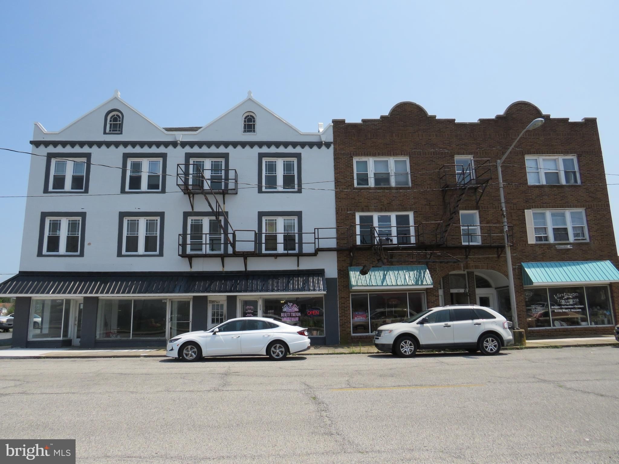 Currently Displayed Property Photo