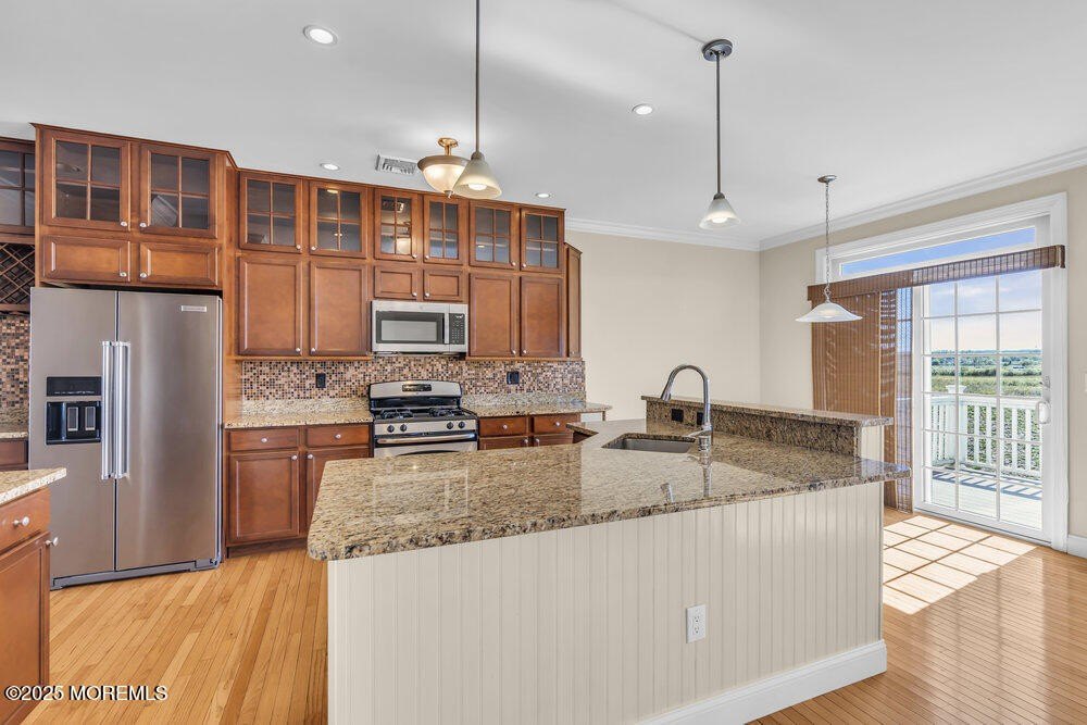 Currently Displayed Property Photo