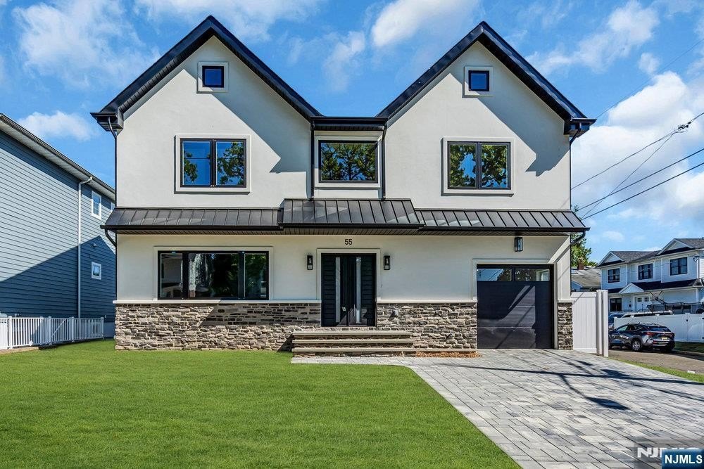 Currently Displayed Property Photo