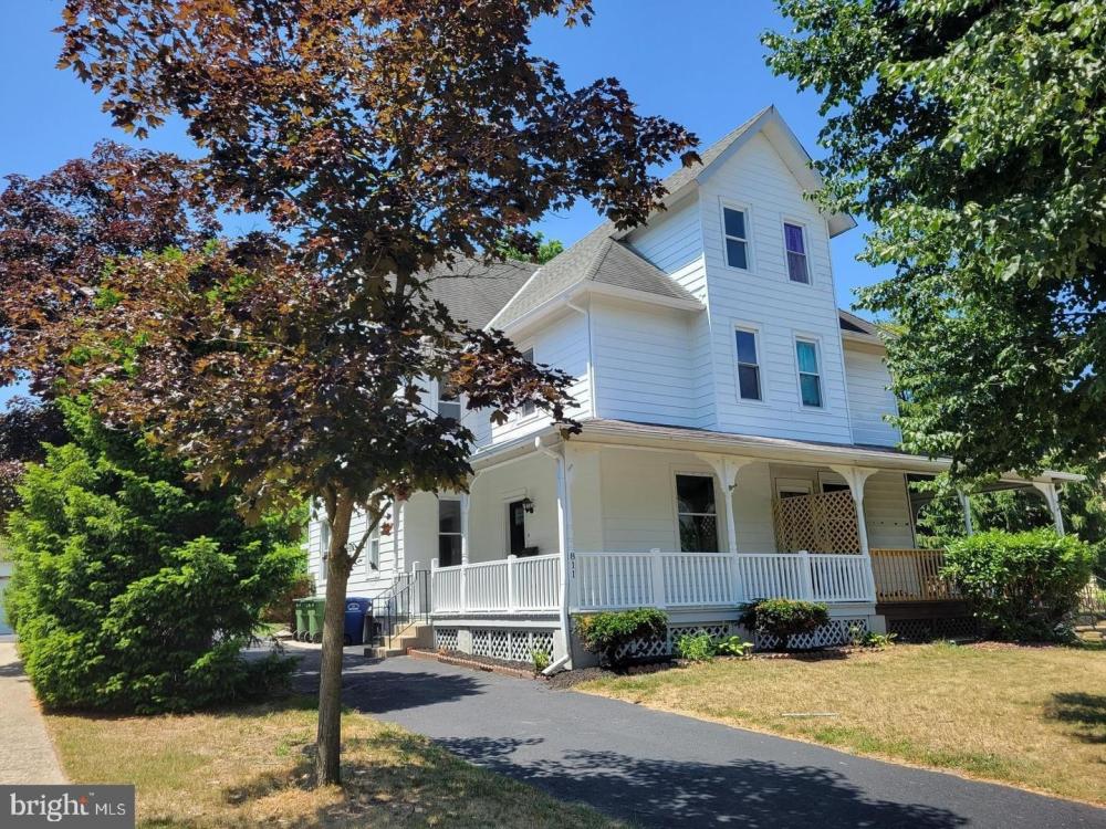 Currently Displayed Property Photo