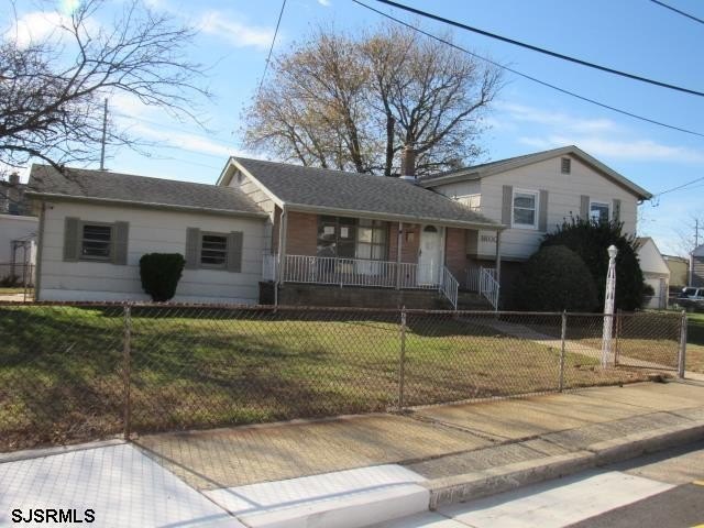 Currently Displayed Property Photo