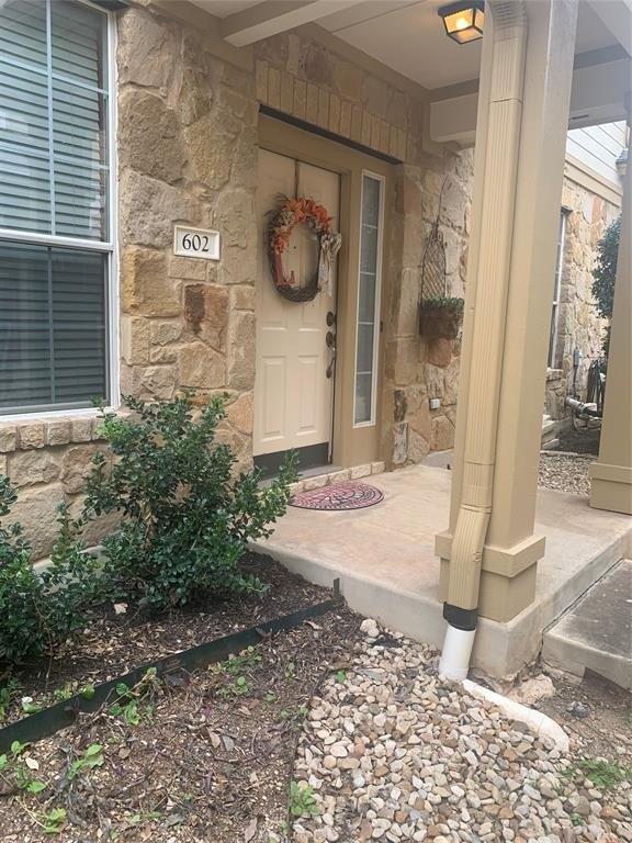 Currently Displayed Property Photo
