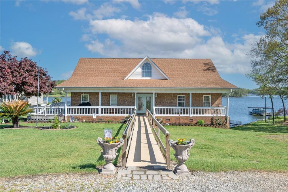 Currently Displayed Property Photo