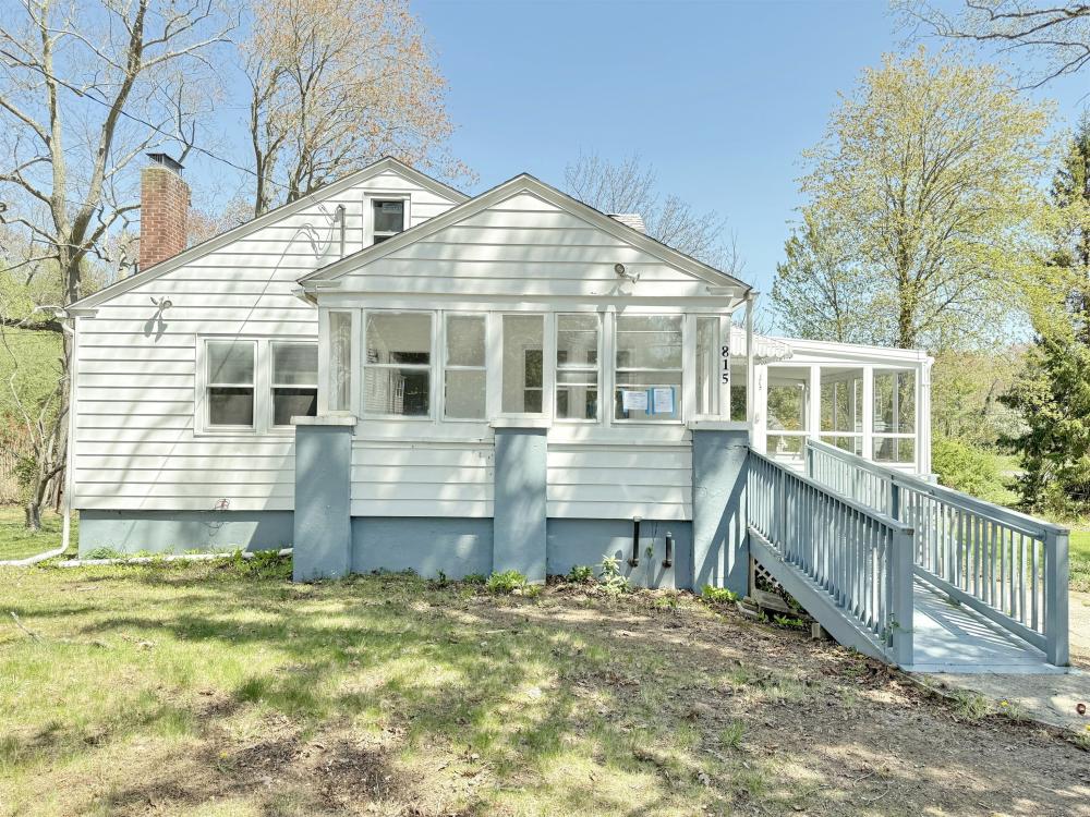 Currently Displayed Property Photo